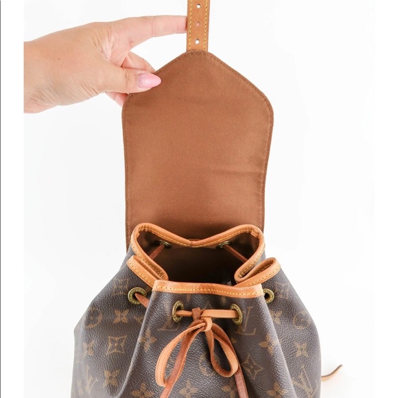 Louis Vuitton Monogram Montsouris MM Backpack - Picture 4 of 14